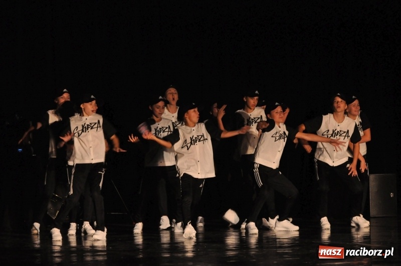 Zdjęcie w galerii na portalu naszraciborz.pl: RCK zapełniony po brzegi. Gala SKAZY 2018  wiadomości z regionu