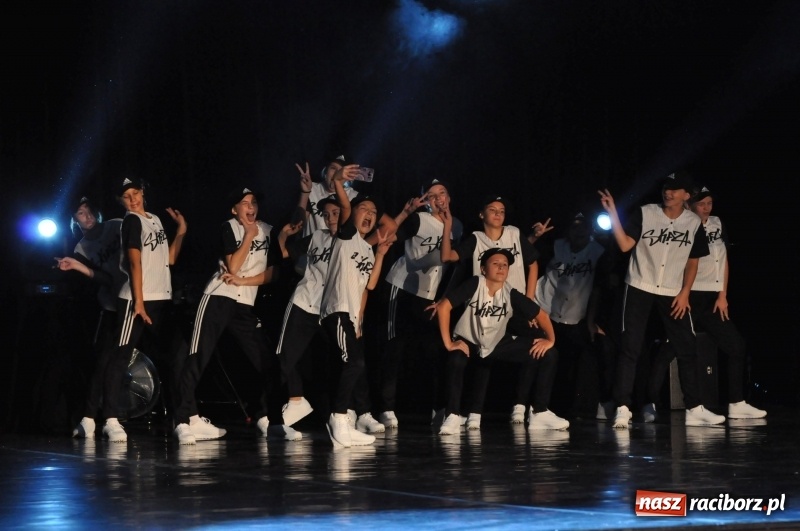 Zdjęcie w galerii na portalu naszraciborz.pl: RCK zapełniony po brzegi. Gala SKAZY 2018  wiadomości z regionu