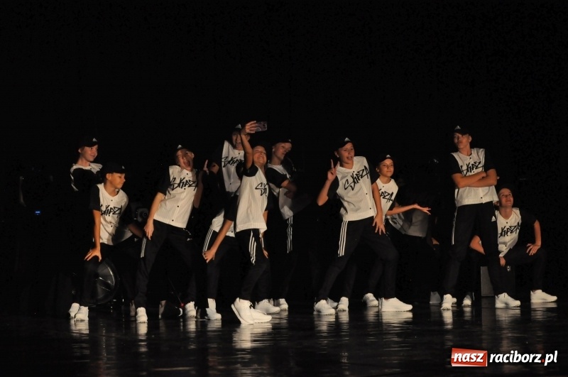 Zdjęcie w galerii na portalu naszraciborz.pl: RCK zapełniony po brzegi. Gala SKAZY 2018  wiadomości z regionu