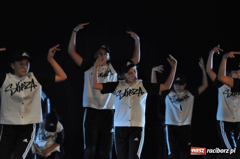 Zdjęcie w galerii na portalu naszraciborz.pl: RCK zapełniony po brzegi. Gala SKAZY 2018  wiadomości z regionu