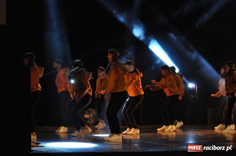 Zdjęcie w galerii na portalu naszraciborz.pl: RCK zapełniony po brzegi. Gala SKAZY 2018  wiadomości z regionu