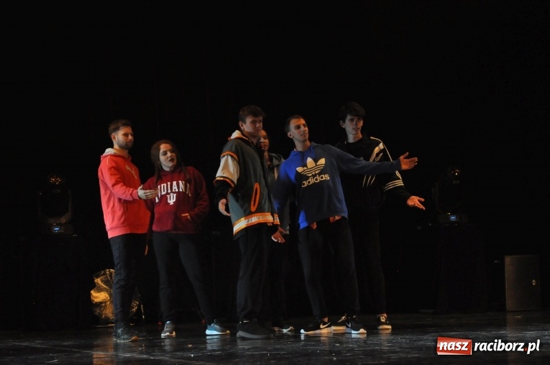 Zdjęcie w galerii na portalu naszraciborz.pl: RCK zapełniony po brzegi. Gala SKAZY 2018  wiadomości z regionu