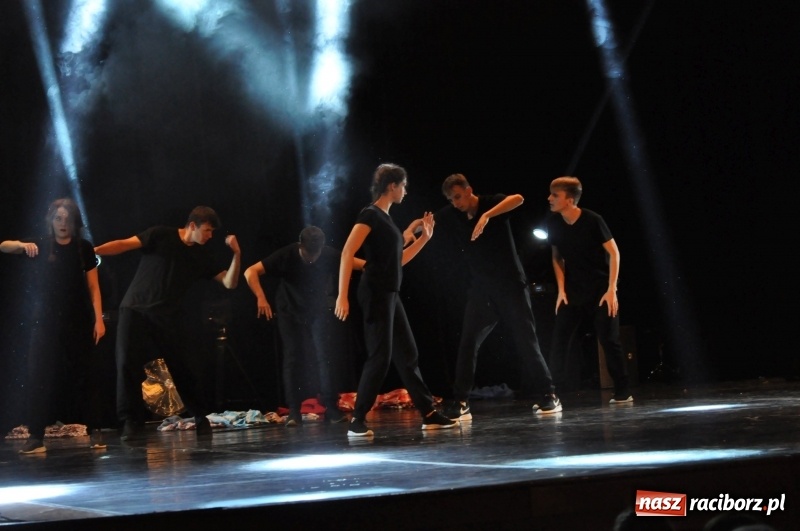 Zdjęcie w galerii na portalu naszraciborz.pl: RCK zapełniony po brzegi. Gala SKAZY 2018  wiadomości z regionu