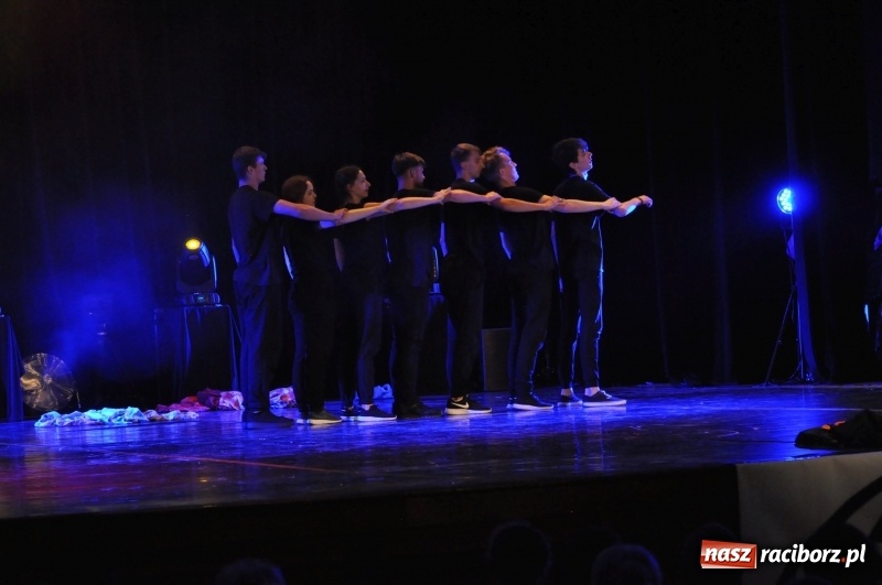 Zdjęcie w galerii na portalu naszraciborz.pl: RCK zapełniony po brzegi. Gala SKAZY 2018  wiadomości z regionu