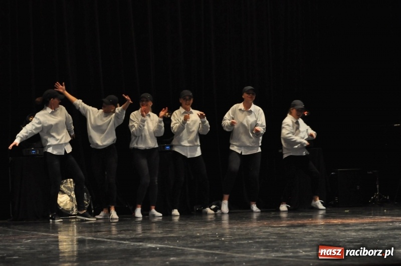 Zdjęcie w galerii na portalu naszraciborz.pl: RCK zapełniony po brzegi. Gala SKAZY 2018  wiadomości z regionu