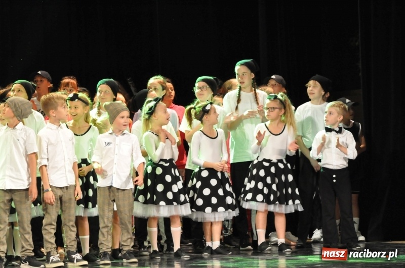 Zdjęcie w galerii na portalu naszraciborz.pl: RCK zapełniony po brzegi. Gala SKAZY 2018  wiadomości z regionu