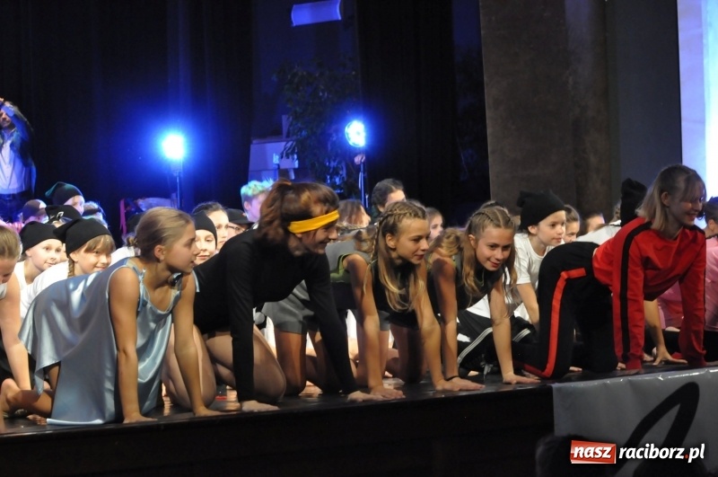 Zdjęcie w galerii na portalu naszraciborz.pl: RCK zapełniony po brzegi. Gala SKAZY 2018  wiadomości z regionu