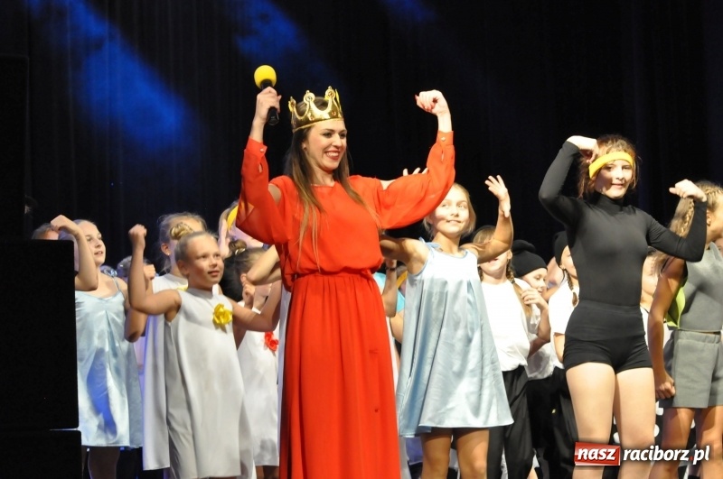 Zdjęcie w galerii na portalu naszraciborz.pl: RCK zapełniony po brzegi. Gala SKAZY 2018  wiadomości z regionu