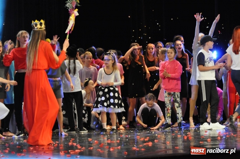 Zdjęcie w galerii na portalu naszraciborz.pl: RCK zapełniony po brzegi. Gala SKAZY 2018  wiadomości z regionu