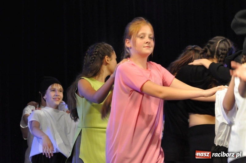 Zdjęcie w galerii na portalu naszraciborz.pl: RCK zapełniony po brzegi. Gala SKAZY 2018  wiadomości z regionu