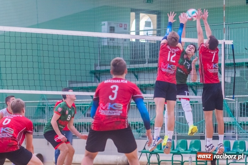 Zdjęcie w galerii na portalu naszraciborz.pl: Pięciosetowy maraton siatkarski na inaugurację sezonu wiadomości z regionu