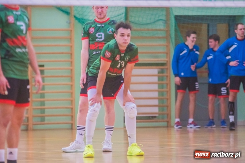 Zdjęcie w galerii na portalu naszraciborz.pl: Pięciosetowy maraton siatkarski na inaugurację sezonu wiadomości z regionu