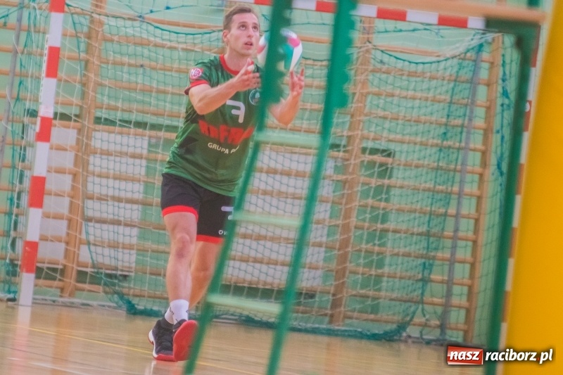 Zdjęcie w galerii na portalu naszraciborz.pl: Pięciosetowy maraton siatkarski na inaugurację sezonu wiadomości z regionu