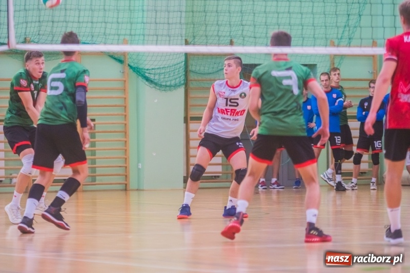 Zdjęcie w galerii na portalu naszraciborz.pl: Pięciosetowy maraton siatkarski na inaugurację sezonu wiadomości z regionu