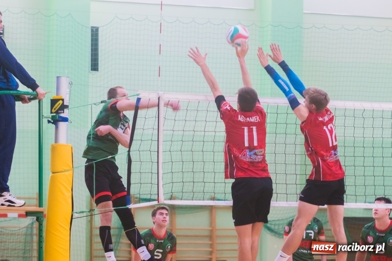 Zdjęcie w galerii na portalu naszraciborz.pl: Pięciosetowy maraton siatkarski na inaugurację sezonu wiadomości z regionu