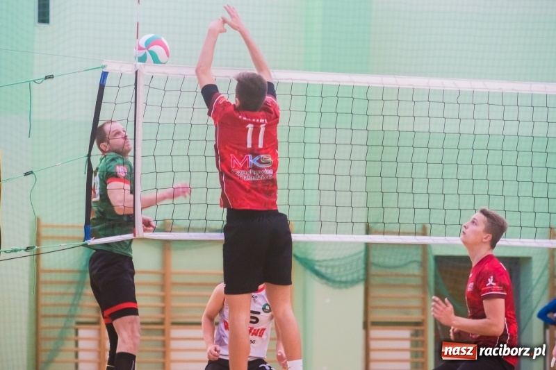 Zdjęcie w galerii na portalu naszraciborz.pl: Pięciosetowy maraton siatkarski na inaugurację sezonu wiadomości z regionu