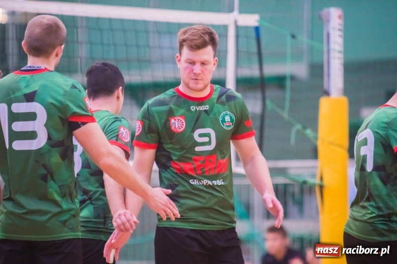 Zdjęcie w galerii na portalu naszraciborz.pl: Pięciosetowy maraton siatkarski na inaugurację sezonu wiadomości z regionu