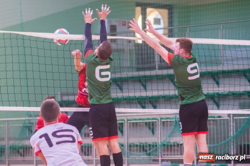 Zdjęcie w galerii na portalu naszraciborz.pl: Pięciosetowy maraton siatkarski na inaugurację sezonu wiadomości z regionu