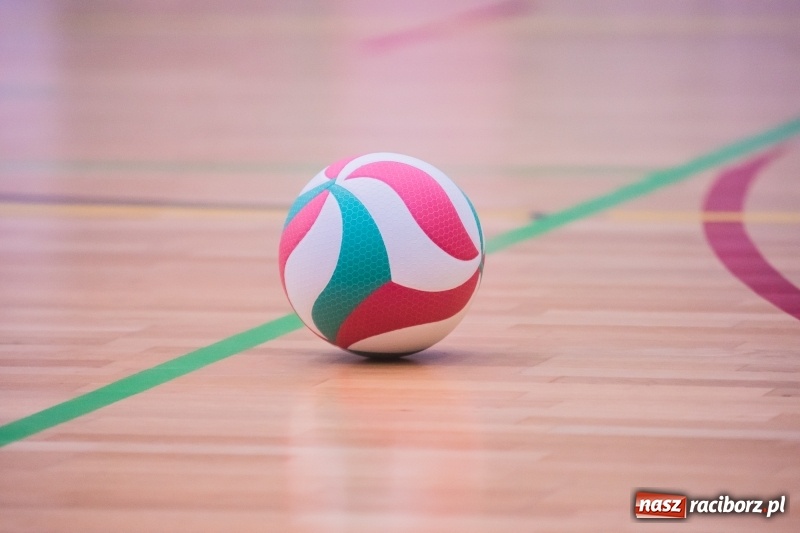Zdjęcie w galerii na portalu naszraciborz.pl: Pięciosetowy maraton siatkarski na inaugurację sezonu wiadomości z regionu