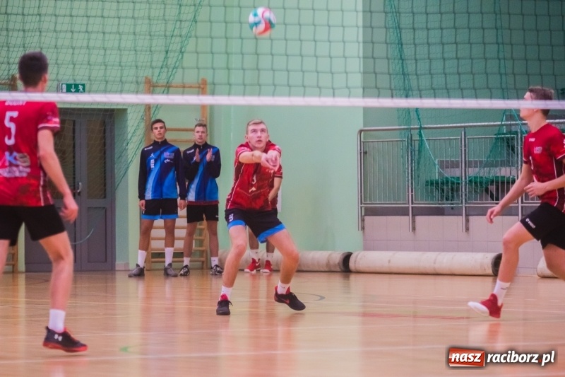 Zdjęcie w galerii na portalu naszraciborz.pl: Pięciosetowy maraton siatkarski na inaugurację sezonu wiadomości z regionu