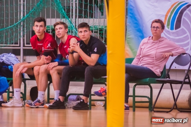 Zdjęcie w galerii na portalu naszraciborz.pl: Pięciosetowy maraton siatkarski na inaugurację sezonu wiadomości z regionu