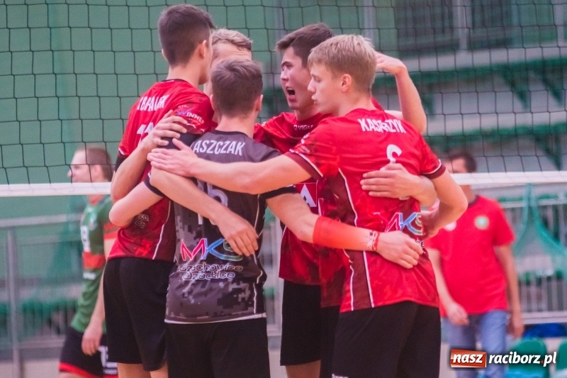 Zdjęcie w galerii na portalu naszraciborz.pl: Pięciosetowy maraton siatkarski na inaugurację sezonu wiadomości z regionu