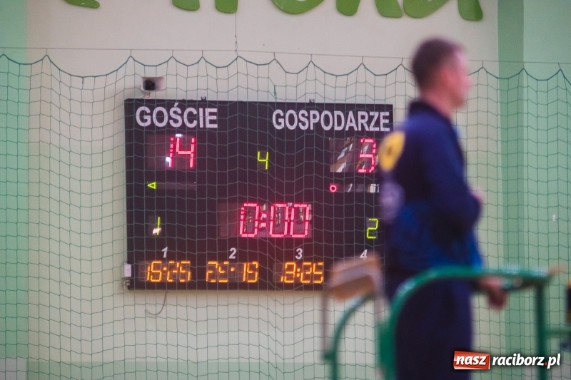 Zdjęcie w galerii na portalu naszraciborz.pl: Pięciosetowy maraton siatkarski na inaugurację sezonu wiadomości z regionu