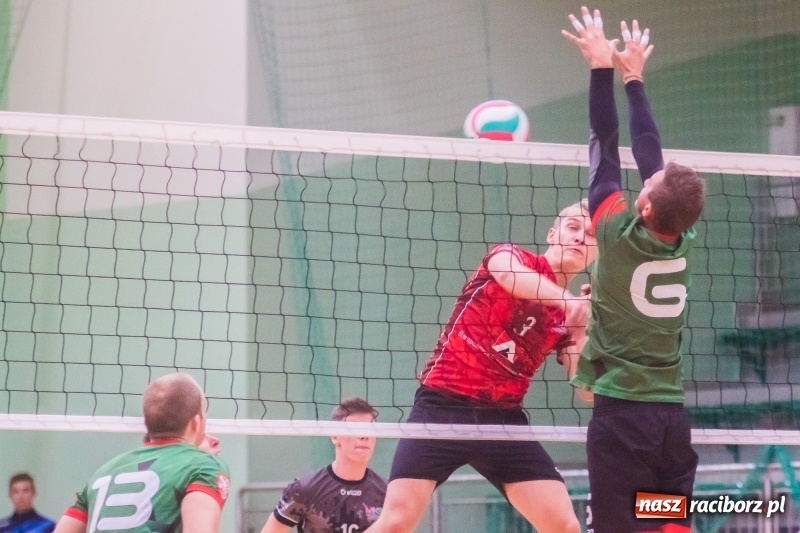 Zdjęcie w galerii na portalu naszraciborz.pl: Pięciosetowy maraton siatkarski na inaugurację sezonu wiadomości z regionu