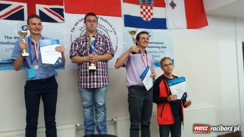 Zdjęcie w galerii na portalu naszraciborz.pl: Brawo! Nasi pływacy zdobyli medale na gali Halliwick w Krakowie  wiadomości z regionu