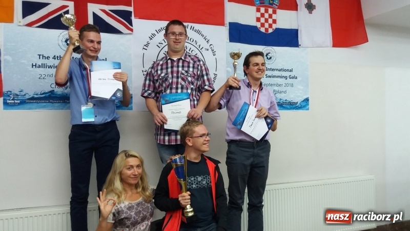Zdjęcie w galerii na portalu naszraciborz.pl: Brawo! Nasi pływacy zdobyli medale na gali Halliwick w Krakowie  wiadomości z regionu