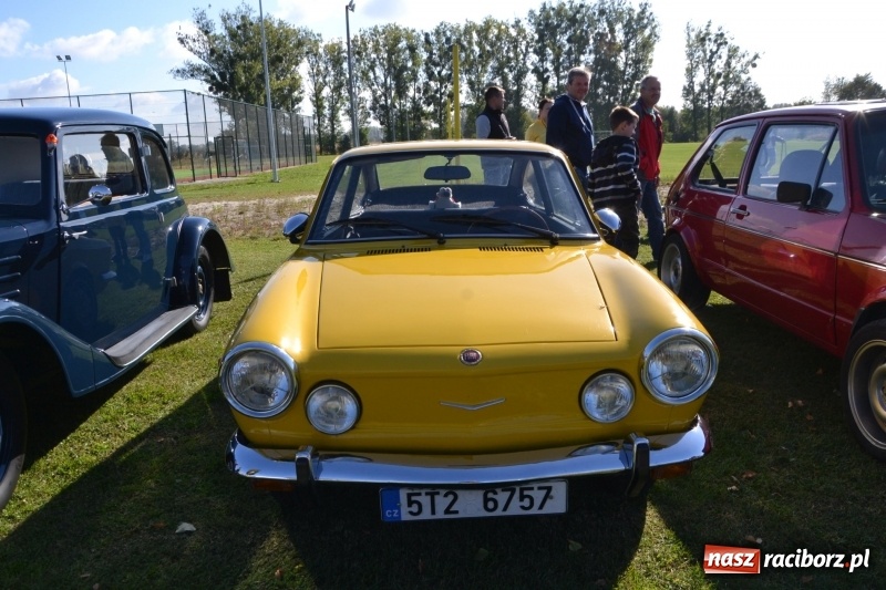 Zdjęcie w galerii na portalu naszraciborz.pl: Jesienny zlot oldtimerów na zakończenie sezonu motorowego wiadomości z regionu