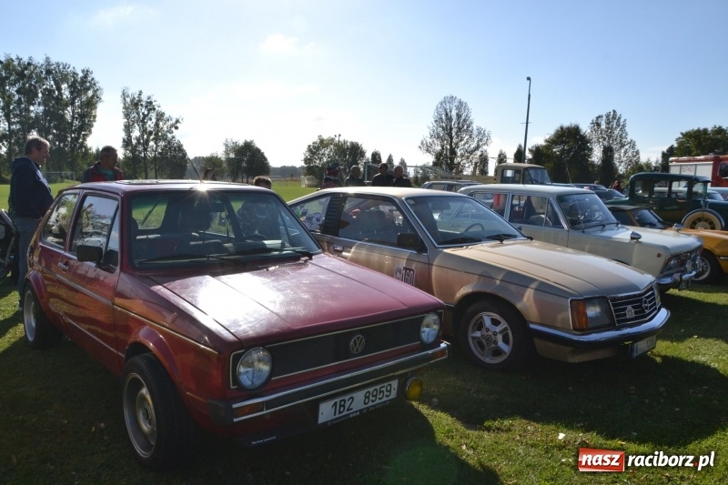 Zdjęcie w galerii na portalu naszraciborz.pl: Jesienny zlot oldtimerów na zakończenie sezonu motorowego wiadomości z regionu