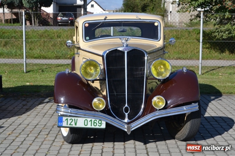 Zdjęcie w galerii na portalu naszraciborz.pl: Jesienny zlot oldtimerów na zakończenie sezonu motorowego wiadomości z regionu