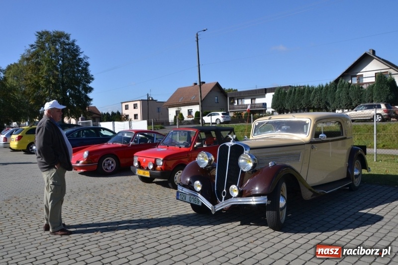Zdjęcie w galerii na portalu naszraciborz.pl: Jesienny zlot oldtimerów na zakończenie sezonu motorowego wiadomości z regionu