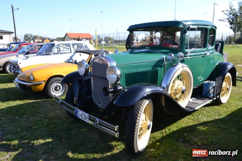 Zdjęcie w galerii na portalu naszraciborz.pl: Jesienny zlot oldtimerów na zakończenie sezonu motorowego wiadomości z regionu