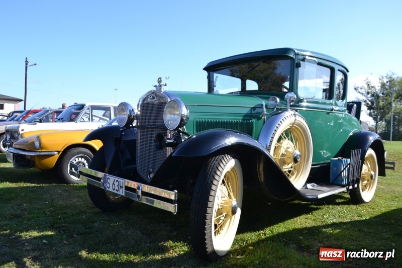 Zdjęcie w galerii na portalu naszraciborz.pl: Jesienny zlot oldtimerów na zakończenie sezonu motorowego wiadomości z regionu