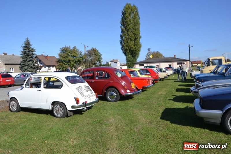 Zdjęcie w galerii na portalu naszraciborz.pl: Jesienny zlot oldtimerów na zakończenie sezonu motorowego wiadomości z regionu