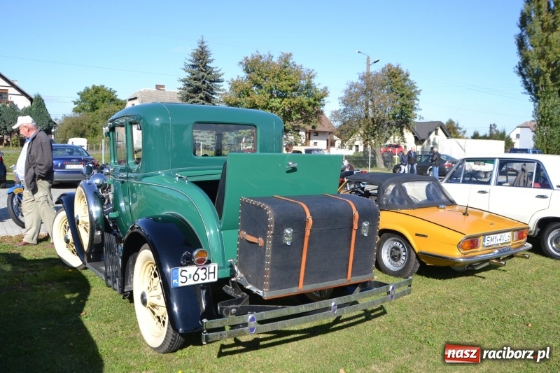 Zdjęcie w galerii na portalu naszraciborz.pl: Jesienny zlot oldtimerów na zakończenie sezonu motorowego wiadomości z regionu