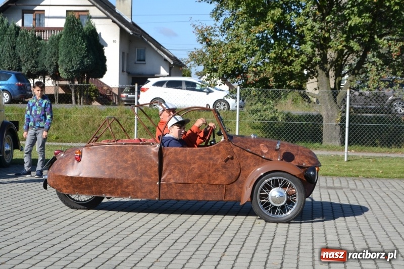Zdjęcie w galerii na portalu naszraciborz.pl: Jesienny zlot oldtimerów na zakończenie sezonu motorowego wiadomości z regionu