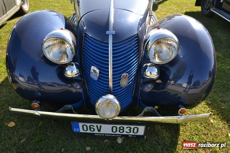 Zdjęcie w galerii na portalu naszraciborz.pl: Jesienny zlot oldtimerów na zakończenie sezonu motorowego wiadomości z regionu