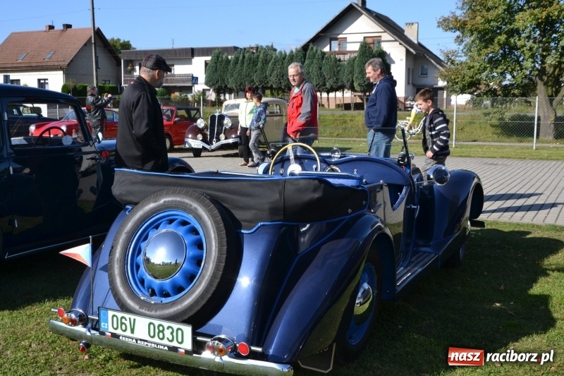 Zdjęcie w galerii na portalu naszraciborz.pl: Jesienny zlot oldtimerów na zakończenie sezonu motorowego wiadomości z regionu