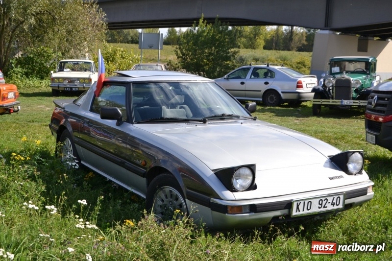 Zdjęcie w galerii na portalu naszraciborz.pl: Jesienny zlot oldtimerów na zakończenie sezonu motorowego wiadomości z regionu