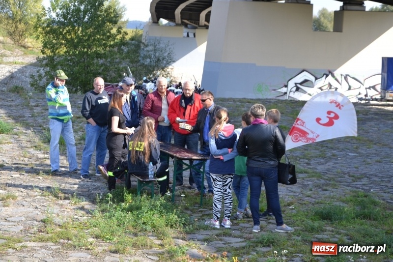 Zdjęcie w galerii na portalu naszraciborz.pl: Jesienny zlot oldtimerów na zakończenie sezonu motorowego wiadomości z regionu