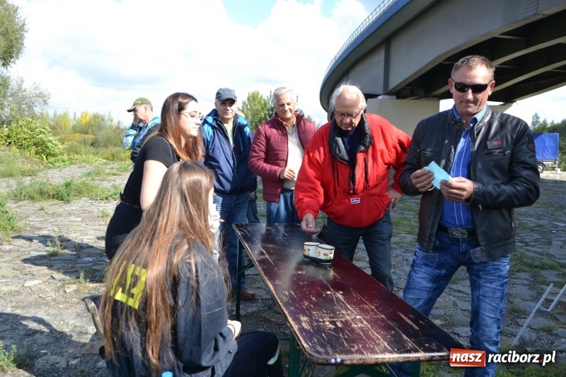 Zdjęcie w galerii na portalu naszraciborz.pl: Jesienny zlot oldtimerów na zakończenie sezonu motorowego wiadomości z regionu