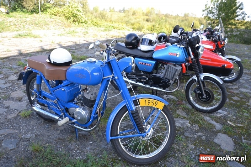 Zdjęcie w galerii na portalu naszraciborz.pl: Jesienny zlot oldtimerów na zakończenie sezonu motorowego wiadomości z regionu