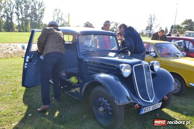 Zdjęcie w galerii na portalu naszraciborz.pl: Jesienny zlot oldtimerów na zakończenie sezonu motorowego wiadomości z regionu