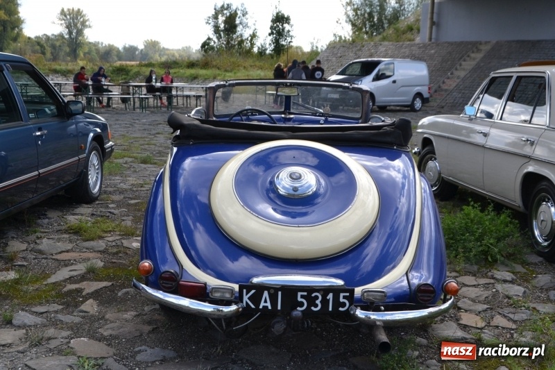 Zdjęcie w galerii na portalu naszraciborz.pl: Jesienny zlot oldtimerów na zakończenie sezonu motorowego wiadomości z regionu