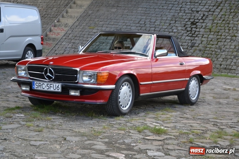 Zdjęcie w galerii na portalu naszraciborz.pl: Jesienny zlot oldtimerów na zakończenie sezonu motorowego wiadomości z regionu