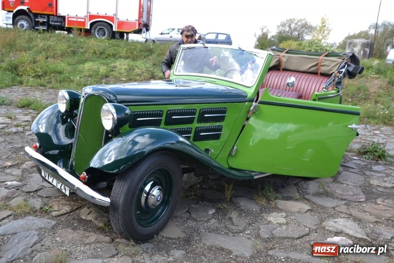 Zdjęcie w galerii na portalu naszraciborz.pl: Jesienny zlot oldtimerów na zakończenie sezonu motorowego wiadomości z regionu
