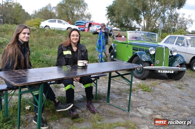 Zdjęcie w galerii na portalu naszraciborz.pl: Jesienny zlot oldtimerów na zakończenie sezonu motorowego wiadomości z regionu
